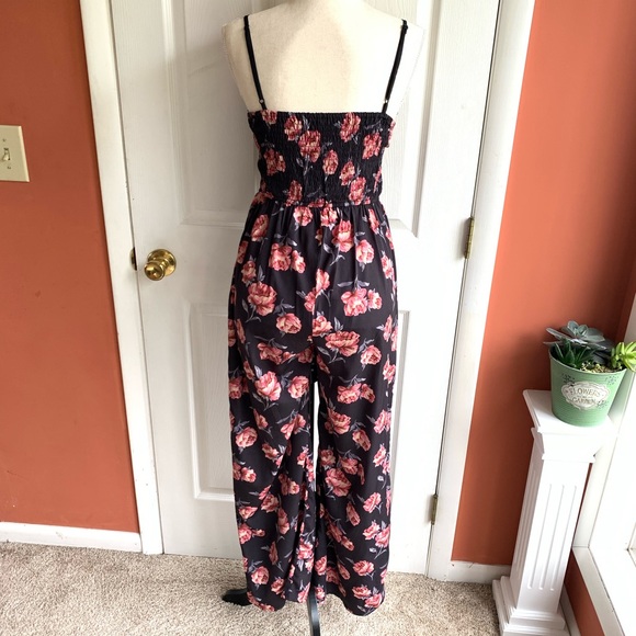 SOLD  of Gypsies floral romper /  jumpsuit - Picture 3 of 7
